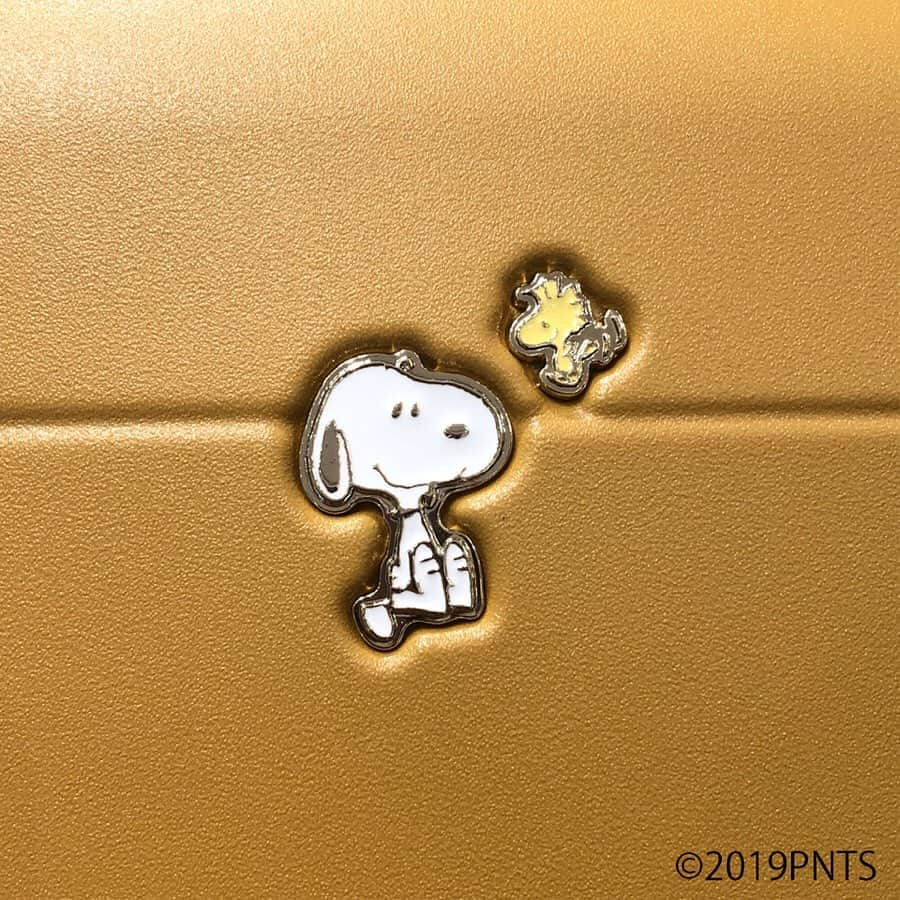 ジュエルナローズさんのインスタグラム写真 - (ジュエルナローズInstagram)「. PEANUTS×Jewelna Rose  ピクニックトローリー  Number:06028  Color:blue,yellow  Price:￥25,920 ※2枚目がエンブレムの写真、3枚目が内装柄です🥜  東急プラザ表参道原宿店 Tokyu Plaza Omotesando Harajuku 📞03-6804-1361 OPEN/11:00〜21:00  #jewelnarose #ジュエルナローズ#ピーナッツ#スヌーピー#tokyo #harajuku #原宿#東急プラザ表参道原宿#新作#表参道#PEANUTS#SNOOPY#tokyuplaza#omotesando#shibuya#suitcase#luggage#travel#handbag#shoulderbag#smallsize#sightseeing#autumn#kawaii#fashion#史努比#스누피#찰리브라운」8月15日 17時59分 - jewelnarose_stores