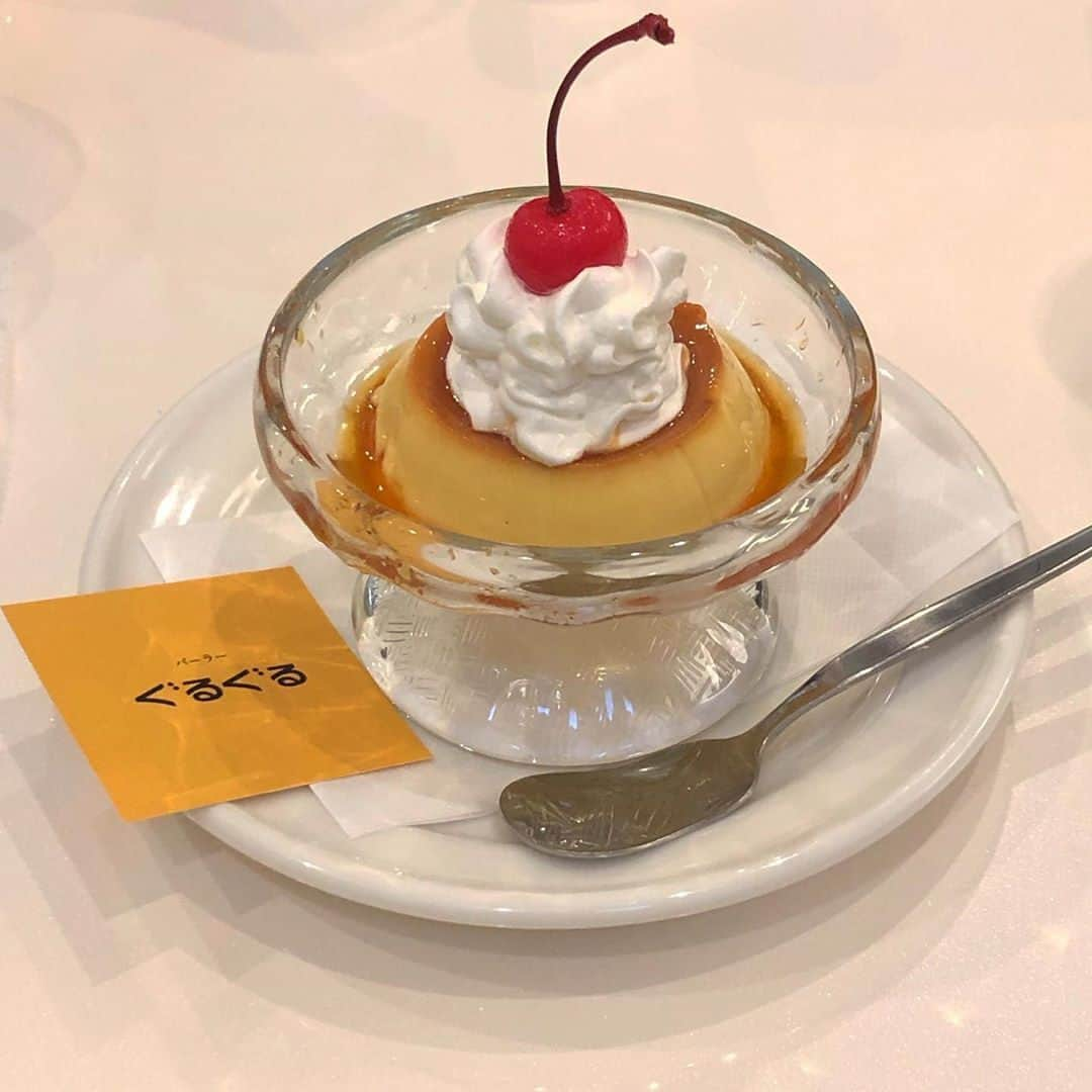 MERYさんのインスタグラム写真 - (MERYInstagram)「. 阿佐ヶ谷の喫茶店、『パーラーぐるぐる』ではフォトジェニックで愛らしいプリンをいただくことができます。一日中モーニングをいただけるのも人気の理由みたい♡ . ※店内はシャッター音・フラッシュ撮影・立ち歩いての撮影が禁止となっているので、ルールを守って写真を撮影をしてください。 ※土日は通行の多い道路に面しているので、外観の写真を撮る場合は、周囲に配慮して撮影をしてください。 . MERYでは他にも「かわいい」に近づくさまざまな情報を発信しています。 @mery.beauty コスメ・美容に特化した情報をお届け♡ @mery_spot 話題のカフェやお出かけスポットをご紹介！ こちらもぜひチェックしてみてください！ . . photo by @ne_tan092 @aoewd_nail_kana . #MERY #regram #instagram #cafe #먹스타그램 #카페스타그램 #카페 #냠냠 #阿佐ヶ谷 #阿佐ヶ谷カフェ #プリン #喫茶店 #パーラーぐるぐる #さくらんぼ #レトロカフェ #レトロ喫茶 #フォトジェニック #写真映え #モーニング #モーニングメニュー #スイーツ #デザート #おしゃれカフェ #カフェ活 #カフェ #カフェ巡り #カフェ好きな人と繋がりたい #お洒落さんと繋がりたい #MERY女子 #メリー」8月15日 18時00分 - mery.jp