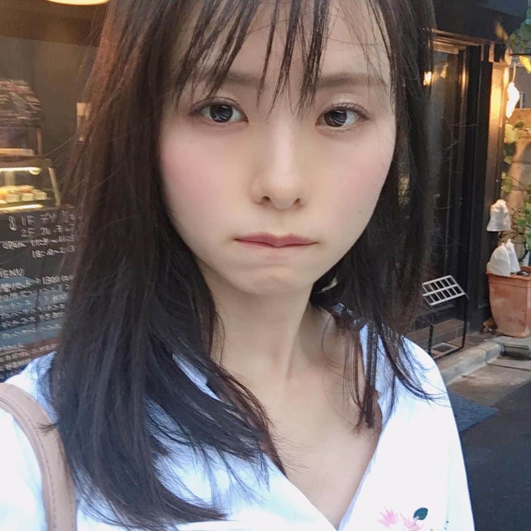 朝見心のインスタグラム：「(∵) そして 実は先月髪を切ってた(∵)」