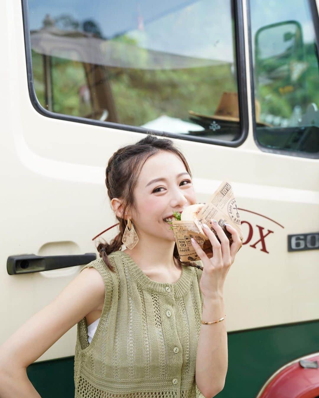 紀卜心さんのインスタグラム写真 - (紀卜心Instagram)「臨時跑來野外餐車吃漢堡🍔 意外的好吃耶 可以再訪😆」8月15日 18時14分 - eatzzz7