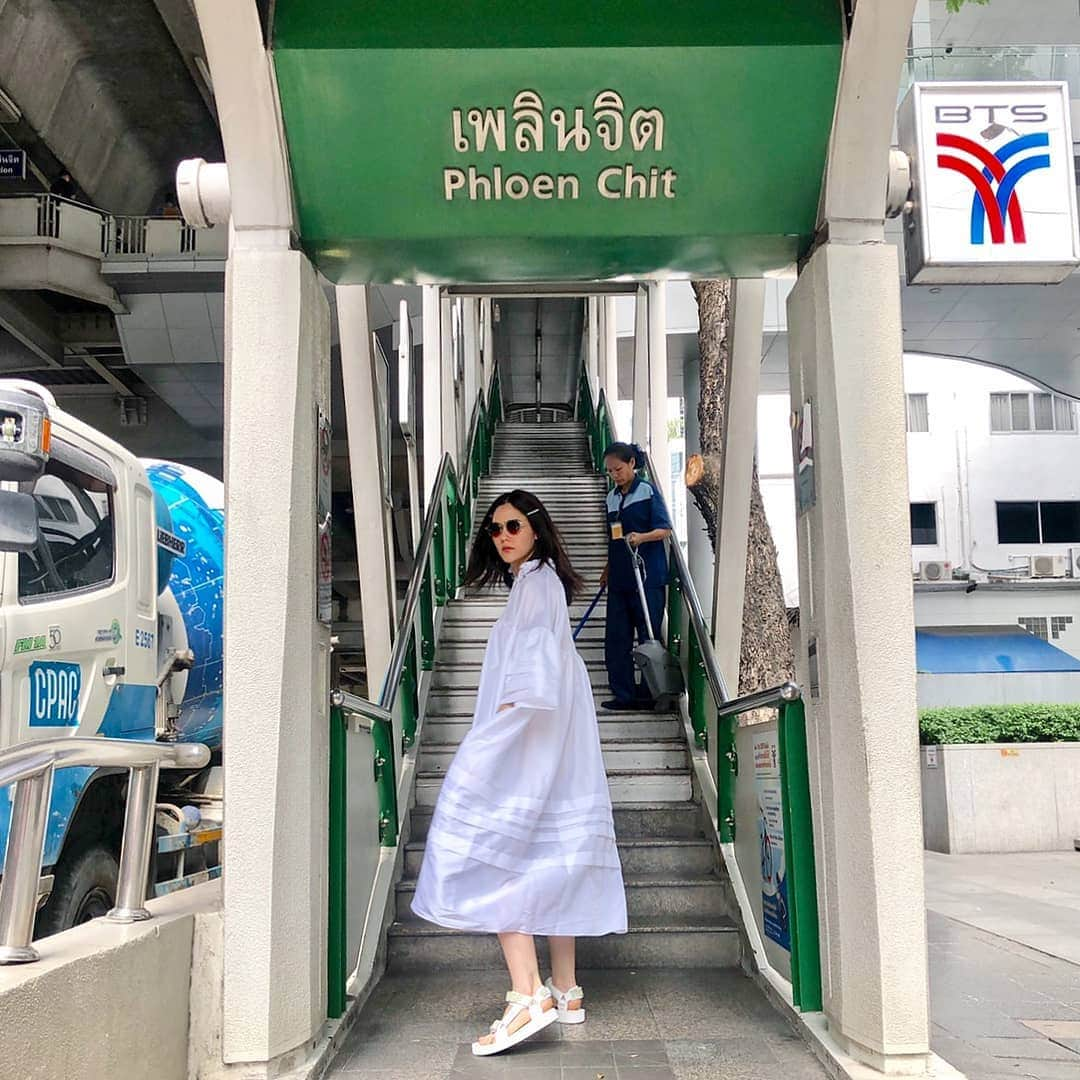 Araya Alberta Hargateさんのインスタグラム写真 - (Araya Alberta HargateInstagram)「#จัดจ้านในย่านเพลินจิต #สวยสุดในซอยร่วม #เน็ตไอด้อนคุณภาพ 📸by @ploychava」8月15日 18時16分 - chomismaterialgirl