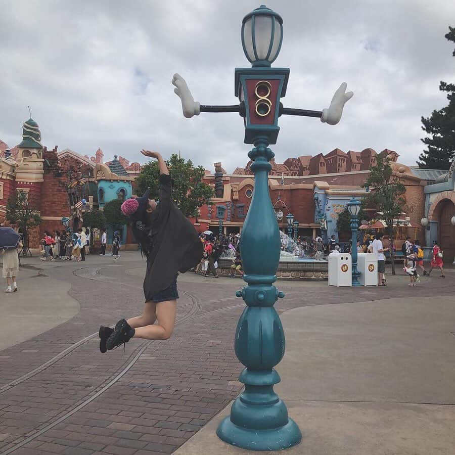 福田愛依さんのインスタグラム写真 - (福田愛依Instagram)「JUMP×JUMP😲‼️ 曇っとってインスタ映えが😲  #tdl #mickey #jump」8月15日 18時32分 - meii_cheer