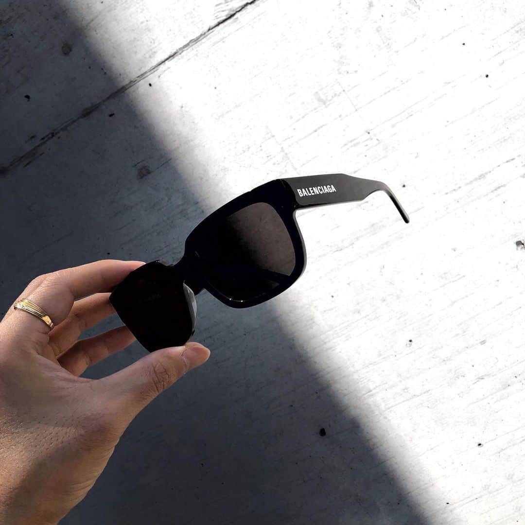 AYINさんのインスタグラム写真 - (AYINInstagram)「・ ・ ・ New arrival✔️ @balenciaga ・ ・ ・ ・ available at store✔️ ・ ・ ・ ・ #balenciaga #AYIN #aw19  #sunglasses #eyewear」8月15日 18時32分 - ayin_japan
