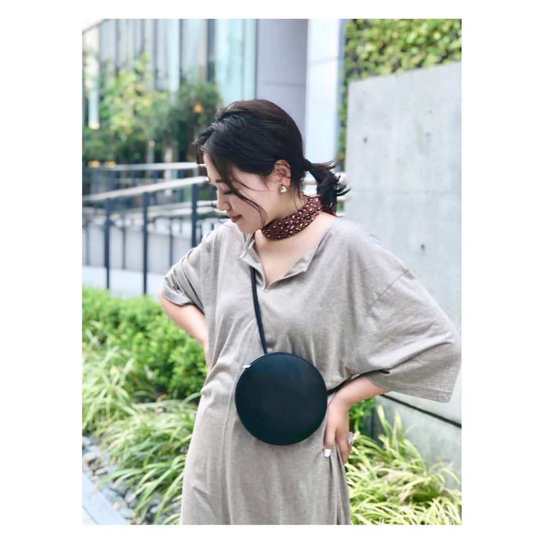 ETRÉ TOKYO ストアさんのインスタグラム写真 - (ETRÉ TOKYO ストアInstagram)「@etretokyo﻿ ﻿ Staff：ルクア大阪店 Saki 165cm【 @_sakichiru_ 】 ﻿ ﻿ 《NEW ARRIVAL 》﻿ ﻿ ONLINE STORE  8/15〜﻿ ルミネ 新宿店  8/16〜﻿ ルクア 大阪店  先行販売中﻿ ﻿  #サイドスリットロングカットソー ¥12,000 + TAX 着用 : BEIGE  #サークルベルトバック ¥12,000 + TAX  着用 : BLACK  #etretokyo#etre#fashion#ootd#outfit#coordinate#mineby3mootd#casual#etretokyoshinjuku #etretokyoosaka﻿ #エトレ#エトレトウキョウ#コーディネート #デニムコーデ #ブラウジング #カットソー#シンプル#シンプルコーデ#カジュアル #大人コーデ#大人カジュアル #LUCUA#ルミネ新宿」8月15日 18時50分 - etretokyo_store