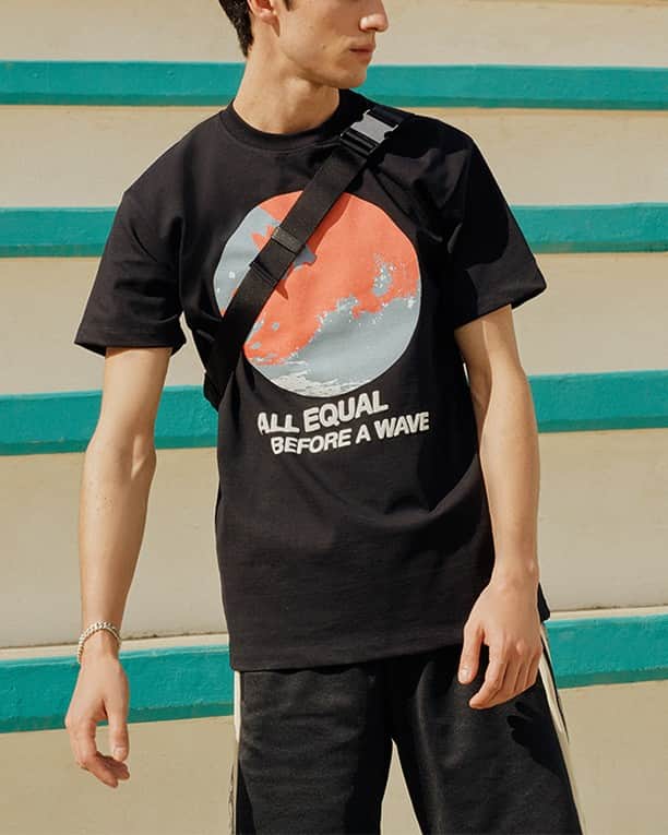 MR PORTERのインスタグラム：「T-Shirts for facing 🌊s in.⁠ -⁣⁠ 🛒 Discover our T-Shirts edit by heading to the link in bio. #MRPORTERTeeStore 👕」