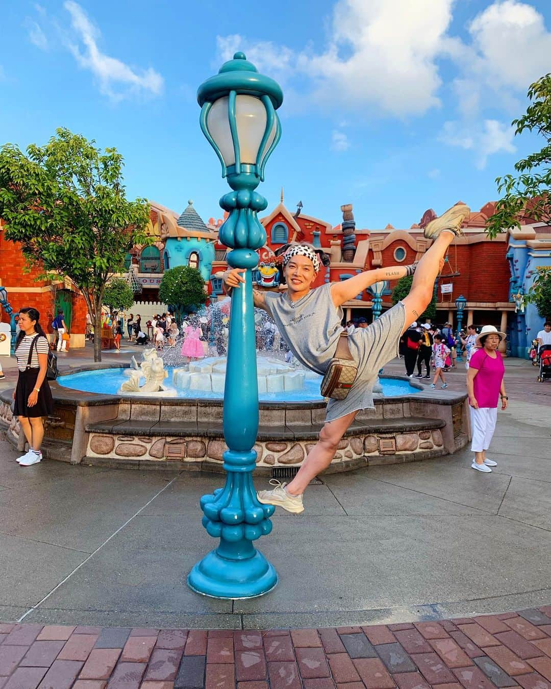 poledancer RYOTAさんのインスタグラム写真 - (poledancer RYOTAInstagram)「✌🏻😁 #tokyodisneyland #小源寺亮太」8月15日 19時14分 - kogepiii