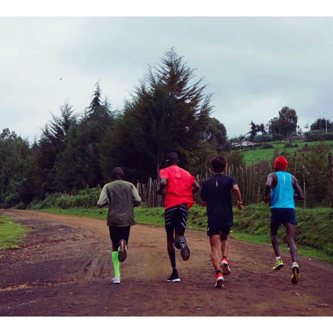 神野大地さんのインスタグラム写真 - (神野大地Instagram)「MGCまであと1ヶ月。 Today's only up hill jog⛰⛰🏃‍♂️🏃‍♂️ 山の神としての力、発揮できた！笑💦 #ケニア合宿 #山の神 #MGC」8月15日 19時37分 - daichi_0913