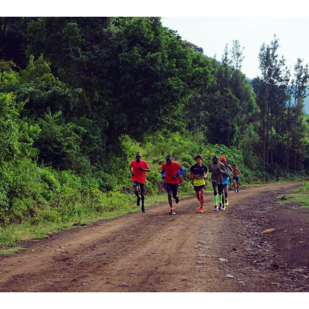 神野大地さんのインスタグラム写真 - (神野大地Instagram)「MGCまであと1ヶ月。 Today's only up hill jog⛰⛰🏃‍♂️🏃‍♂️ 山の神としての力、発揮できた！笑💦 #ケニア合宿 #山の神 #MGC」8月15日 19時37分 - daichi_0913