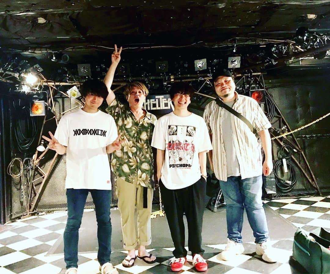 のインスタグラム：「. 2019/08/13下北沢shelter。とても良い一日でした。 明日の横浜F.A.D.での#弾き語り もメンツ的にFBFWを多めにしますよ。 こうちゃんがメインVo.をとる三曲以外はする可能性があるので来られる方はお楽しみに。 晴れるといいなー。  8.16(金) F.A.D横浜 “Diaries”vol.6 OPEN18:30 / START19:00  ADV¥2300 / DOOR¥2800 [出演] ・#オザワユウキ (#chickenrace ) ・#金廣真悟 (#グッドモーニングアメリカ / for better, for worse) ・#lupin (#wonderstruck / #stereovision ) ・#timie 【明日のF.A.D】 [追記21:00] Timieはキャンセルになりました。 キャンセルにともない開場開演時間を19:00/19:30に変更致します。 http://www.fad-music.com/fad/?p=31585」