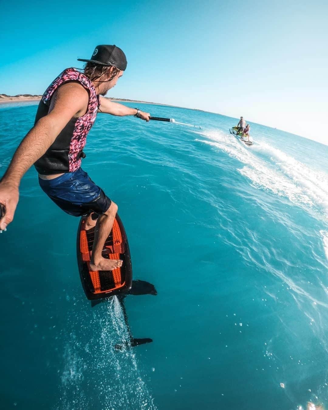 Australiaさんのインスタグラム写真 - (AustraliaInstagram)「Board meetings come with a side of adrenaline in #Broome. 🌊 @chrisrogers went foilboarding with @ultimate_watersports at the #GoProCreatorSummit, a thrillingly awesome way to enjoy #CableBeach’s turquoise water. This coastal town in @westernaustralia’s @australiasnorthwest is a paradise for watersport lovers, hire a surfboard, SUP board, jet ski, or even a jetpack for all sorts of fun in the water. Our tip: Stay at the nearby @cablebeachclub, which is only a short stroll away, for maximum beach time.  #seeaustralia #justanotherdayinwa #thegreatoutdoors #travel @gopro」8月15日 20時00分 - australia