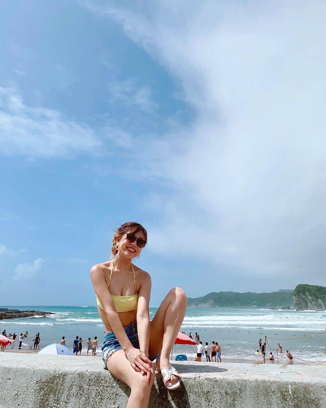 本橋優華さんのインスタグラム写真 - (本橋優華Instagram)「昼の海◡̈⃝* 晴れ空 #summervacation#seaside#beach#siswimsuit#swimwear#bikini#goodtime#fun#chiba#japan」8月15日 20時01分 - uk_jp