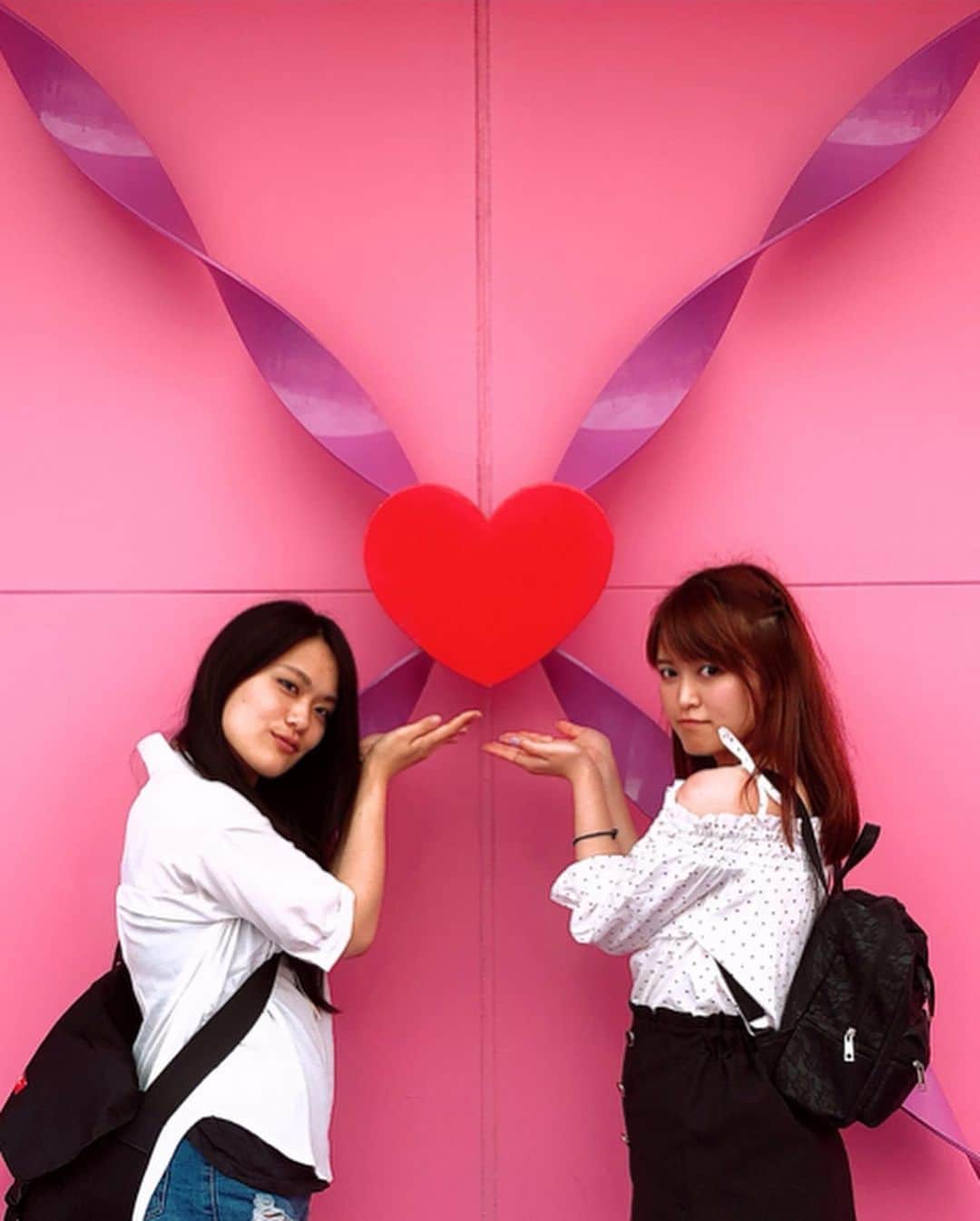 入江綾乃さんのインスタグラム写真 - (入江綾乃Instagram)「. . . 大阪の思い出⑬ 映えた🥰 . . . #usj #usjコーデ #usj🌏 #ピンク #Heart  #followme #写真好きな人と繋がりたい #photography #photo #ポートレート#写真 #doll #dolly #dolls #被写体 #カメラ #camera #カメラ女子 #撮影 #撮影モデル #カメラマン #かわいくなりたい #声優 #プロレスラー #アクトレスガールズ #プロレス #AWGカラーズ #スポーツ女子」8月15日 20時03分 - __irieayano.com__