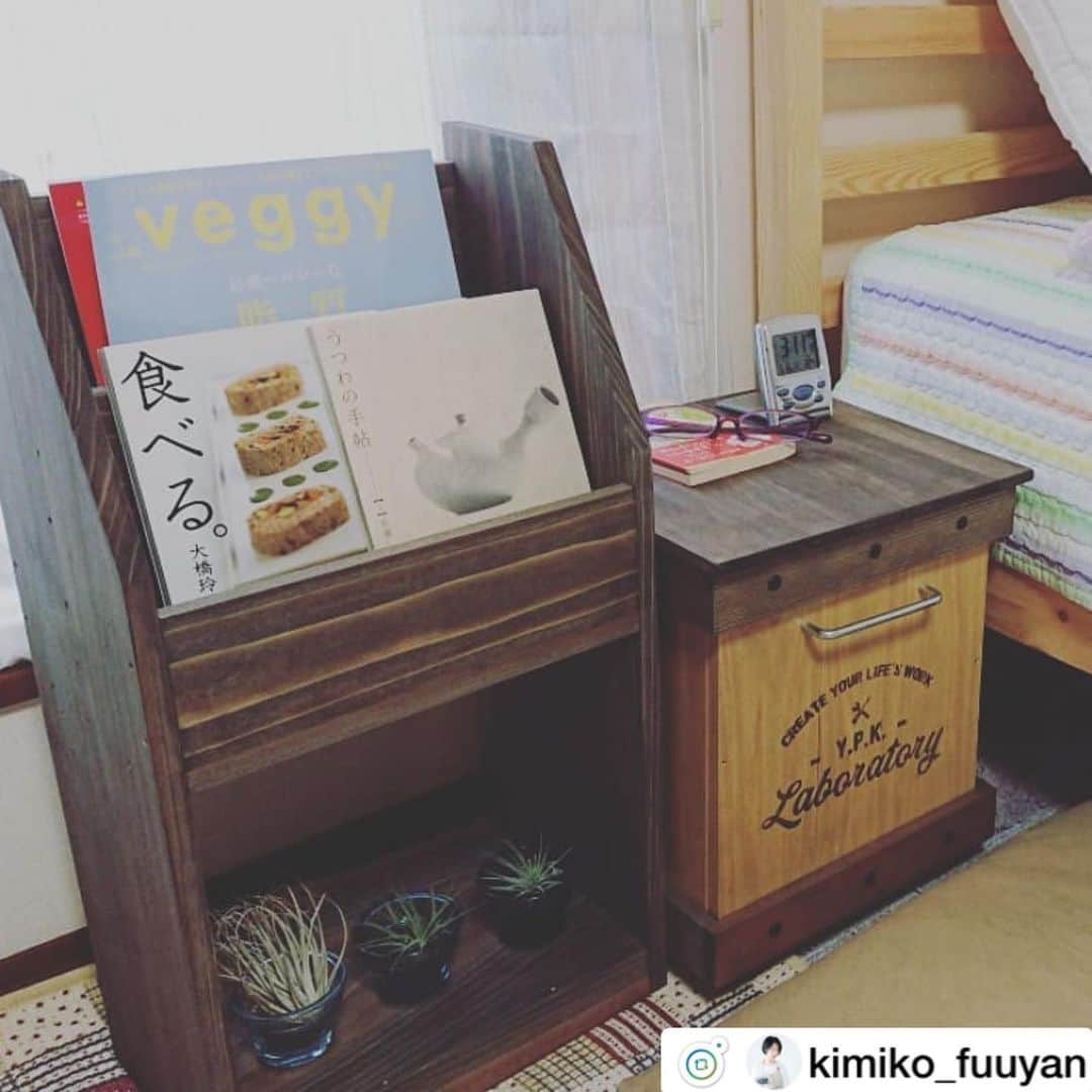 yupinokoさんのインスタグラム写真 - (yupinokoInstagram)「こんばんは☆彡 . . Y.P.K LABORATORY 定期ワークショップ⚒ カインズ広島LECT店 9月開催のお知らせです！ . 【日程】9/15(日) 【時間】①10:00-12:00 ②14:00-16:00 【場所】カインズ広島LECT店 広島県広島市西区扇2丁目1-45 【定員】各回7名 ※定員となり次第締切 【作品】マガジンラック 【参加費】4,500円 ※参加費はカインズポイント付与対象です！ . 【参加方法】 専用のお申し込みフォームより 8/16(金)0時より受付開始。 ハイライトから直接ジャンプできます。 . 広島9月は「マガジンラック」を作りたいと思います！ 小ぶりなので場所とらず！ ソファ周りの雑誌や絵本、新聞、リモコンなど スリムにすっきり収納できますよ😊👍 玄関でスリッパラックとしてもお使いいただけます🎵 下段にもちょっとした収納スペースを設けました♡ シンプルなデザインなので リメイクやアレンジも大歓迎です🙌✨ サイズは(約)W310×D200×H600mmです。 . みなさまのご参加お待ちしております(^^ . 今週末は名古屋・交野店🎵 ご参加のみなさまよろしくお願いします🤗💕 . 【YPKLAB今後の予定】 ✚ 8/17(土) STYLE FACTORY名古屋みなとアクルス店 ✚ 8/18(日) カインズ交野店 ✚ 8/20(火) ・9/7(土)・10(火)カインズ福岡新宮店 ✚ 9/14(土) カインズ東大阪店 ✚ 9/15(日) カインズ広島LECT店 ✚ 10/15(火)・22(火)・26日(土) カインズ福岡新宮店 ぜひカレンダーに✔️をお願いします(^^♪ . ※ワークショップ中に撮影した写真をInstagramなどに掲載する可能性がございます。 お顔はぼかしを入れさせていただきますが、掲載を好まれない方は、お手数ではございますが、ワークショップ当日スタッフまでお声がけください。 . @cainz_official @diy_style_by_cz . #ypklab#ypklaboratory#ゆぴのこDIYスクール#CAINZ#カインズ#DIYワークショップ#ワークショップ#DIYアドバイザー#マガジンラック#スリッパッラク#ゆぴのこワークショップ#広島ワークショップ#DIY#CAINZDIYstyle#DIYのある暮らし#インテリア#暮らし#DIYイベント#カインズ広島LECT店」8月15日 20時11分 - yupinoko