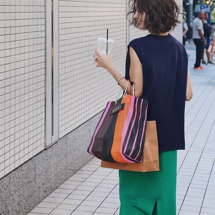 j.chikaさんのインスタグラム写真 - (j.chikaInstagram)「♡﻿ ﻿ ﻿ ﻿ 帰省中 買い物コーデ﻿ ﻿ ﻿ 最近ベージュワントーンとか気分だけど﻿ やっぱりカラフルなのも好き﻿ ﻿ ﻿ sale品横目にプロパー買い😆﻿ ﻿ ﻿ ﻿ tops,skirt…#framework﻿ bag…#marni﻿ sandal…#maurodebari﻿ ﻿ ﻿」8月15日 20時38分 - chikako.hongo