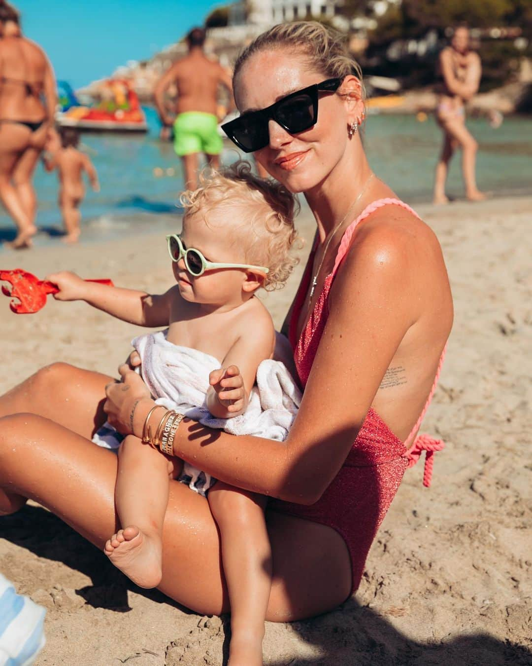 キアラ・フェラーニさんのインスタグラム写真 - (キアラ・フェラーニInstagram)「August 14th, Ibiza with bebe 🤱🏼」8月15日 20時49分 - chiaraferragni