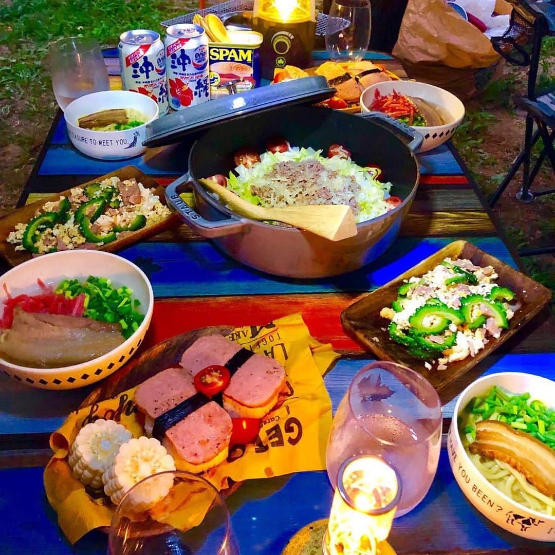 CAMP_HACKさんのインスタグラム写真 - (CAMP_HACKInstagram)「キャンプ料理をご当地メニューしばりで楽しむのも盛り上がります。こちらはゴーヤチャンプルーにスパムおにぎり、沖縄そばにオリオンビールという”沖縄フェア”。どれも夏らしく美味しそうです！ . . from CAMP HACK . CAMP HACKであなたのキャンプライフを取材します！ 『#camphack取材』を付けて投稿！ . Photo by @geeeeen0313 さん . #camp #camping #camphack #outdoorlife #outdoor #trip #travel #japan #followme #weekend #travelling #outdoorgirl #family #familytrip #キャンプ #アウトドア #キャンプ道具 #キャンプ初心者 #家族 #外遊び #自然 #キャンプ場 #お出かけ #キャンプ料理 #沖縄料理」8月15日 20時55分 - camp_hack