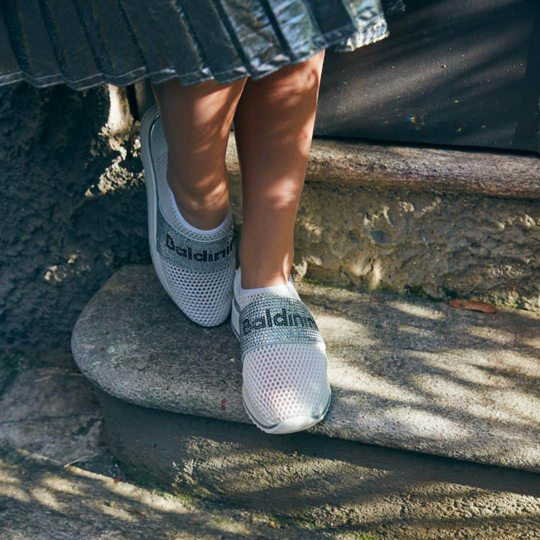 バルディニーニさんのインスタグラム写真 - (バルディニーニInstagram)「White and trendy, our shoes are perfect for any look. Discover more online and in boutique.  #Baldinini #shoesmyway #italianattitude #madeinitaly #urban #ootd #urbanstyle」8月15日 21時01分 - baldininiofficial