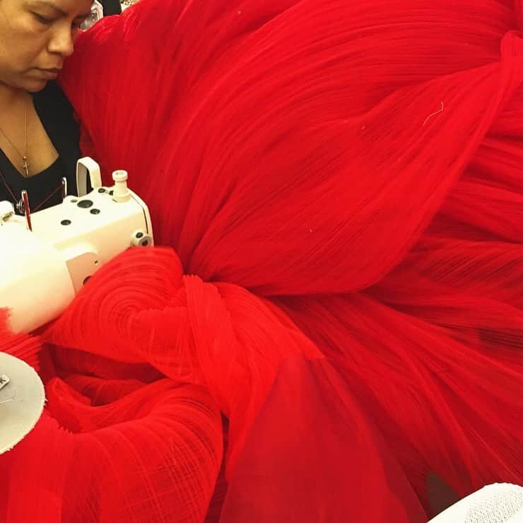 のインスタグラム：「Deep into preparing for our Spring/Summer 2020. @nyfw」