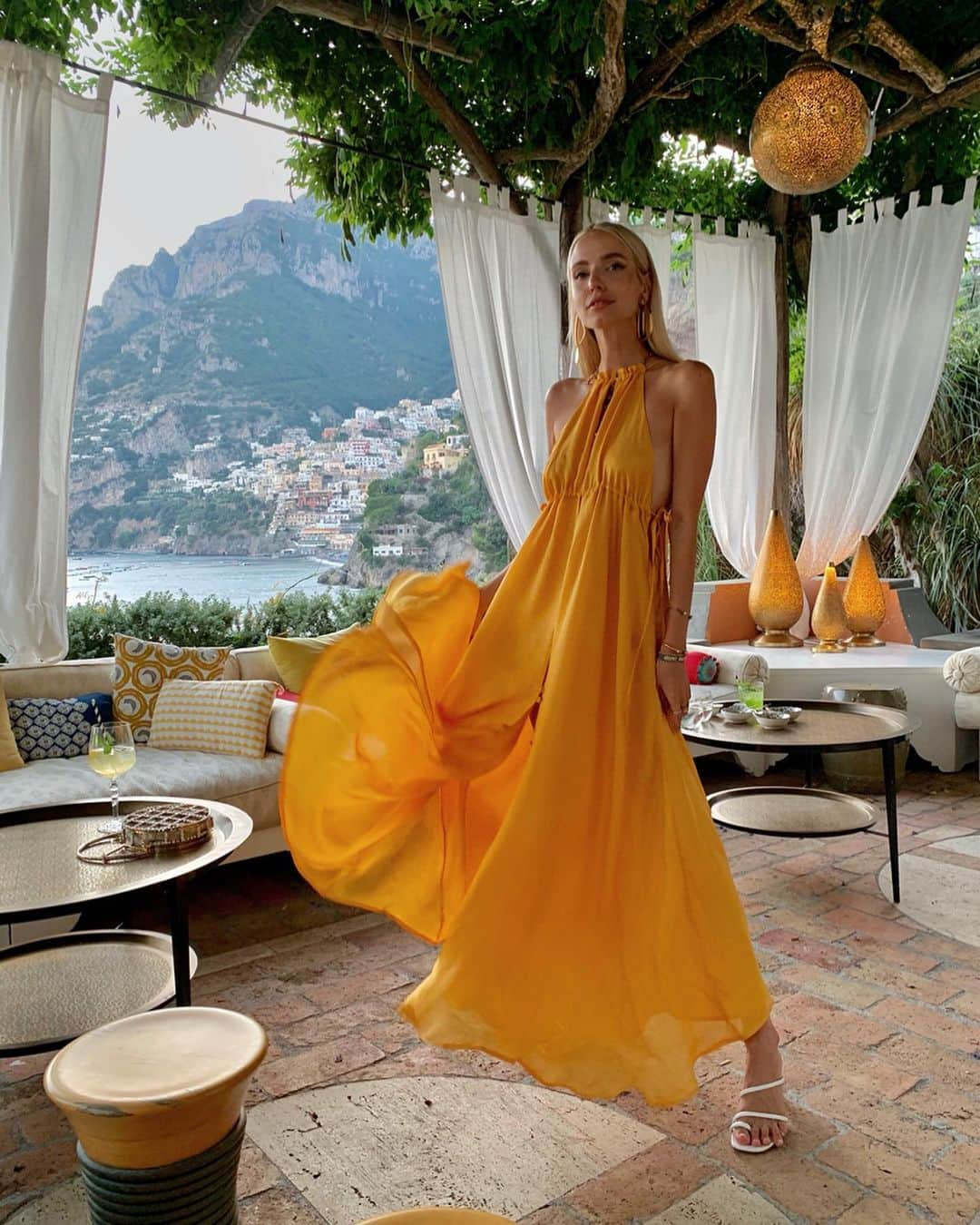 レオニー・ハンネさんのインスタグラム写真 - (レオニー・ハンネInstagram)「From the dreamiest night. 🌙 Anzeige #positano #italy」8月16日 6時52分 - leoniehanne