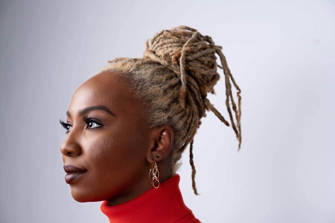 アジャ・ナオミ・キングのインスタグラム：「HAPPY BIRTHDAY @opalayo ...I celebrate your existence and pray that the seeds you plant and the beautiful work you do shall blossom for us all and the many generations to come!!! 😍」