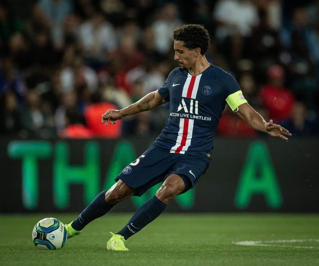 マルコス・アオアス・コレアのインスタグラム：「#IciCestParis 🔴🔵」