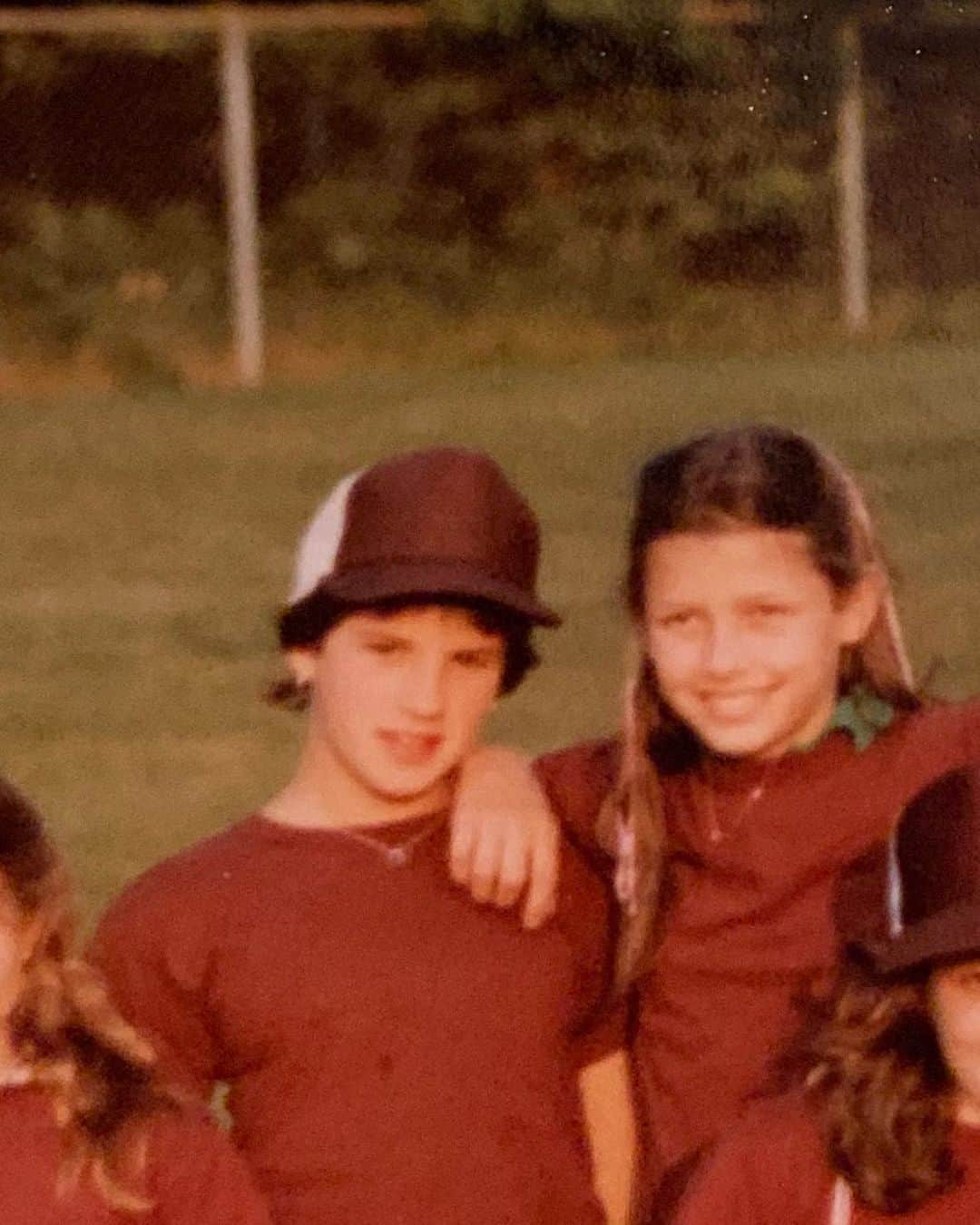 ブリジット・モイナハンさんのインスタグラム写真 - (ブリジット・モイナハンInstagram)「Going way back with @elowlandscape #lancers #softball #friendsforever #longmeadow #tbt #throwbackthursday #throwback #tb」8月15日 23時28分 - bridgetmoynahan