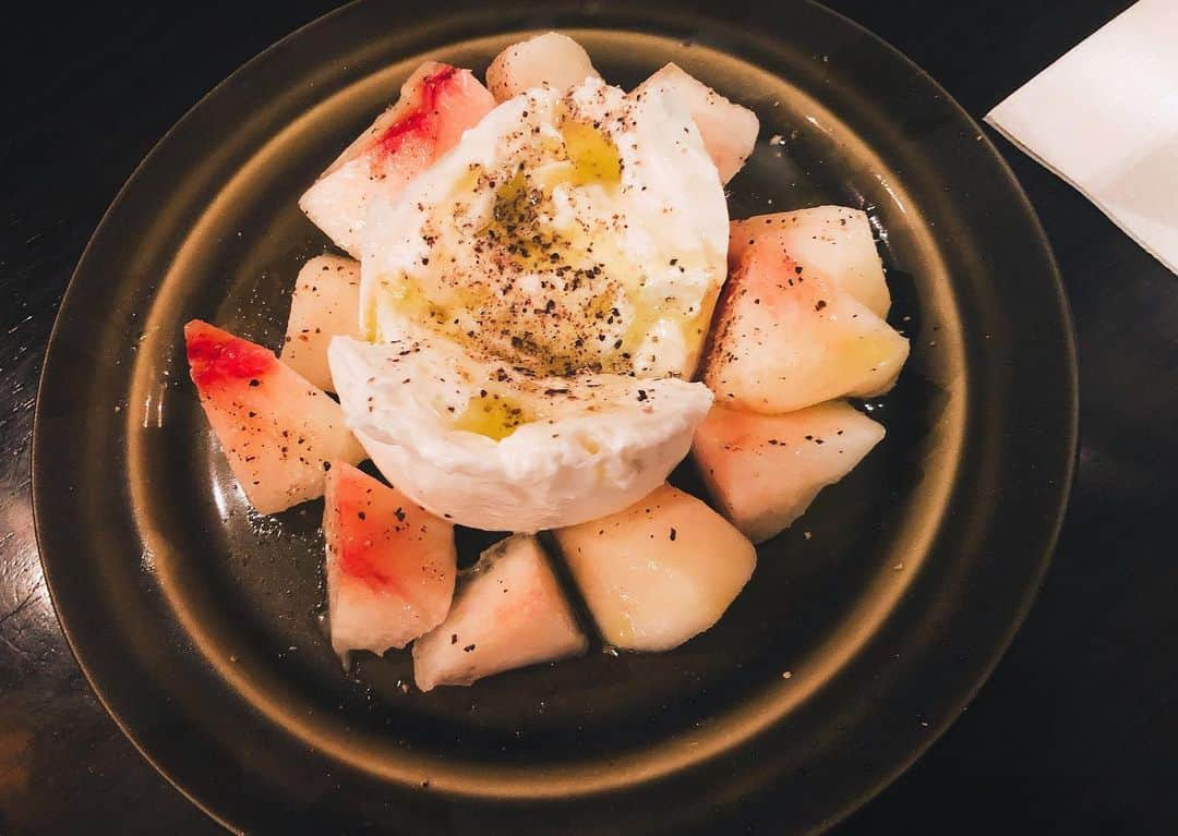 悠木ゆうかさんのインスタグラム写真 - (悠木ゆうかInstagram)「これが食べたくて我慢できずに昨日自分で作ったのでした🍑🤤 #桃カプレーゼ #LOVAT」8月15日 23時20分 - yuki_yuuka_6666