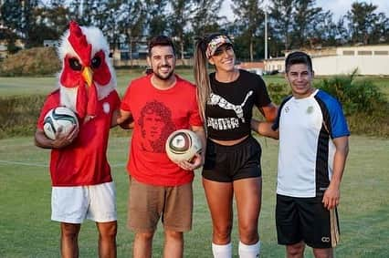 ジーコさんのインスタグラム写真 - (ジーコInstagram)「Ja no Canal Zico 10 no Youtube o desafio do Futgolfe com Vegeta,Conca,Natalia Guitler e o Galo Pistola.Pena o Galinho estar aqui no Japao.Muito bom.Obrigado ao Favoreto e ao Celso Bueno,meu companheiro de pelada, por cederem o espaco, o Campo Olimpico, para o desafio.Confere la.」8月15日 23時31分 - zico