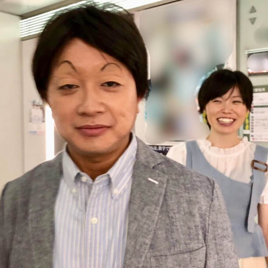 日本テレビ「ウチのガヤがすみません！」さんのインスタグラム写真 - (日本テレビ「ウチのガヤがすみません！」Instagram)「#チョコプラ松尾 が新キャラで登場🤭⁉️ 【予想して⬇︎⬇︎】 . 次回の#ウチガヤ の松尾さん…「誰に変身したのか?🤔」予想してコメント欄に記入してね✍️⬇︎⬇︎ （ノーヒント❤️目を細めて見るとわかるかも…🎃） . 正解は【8/20(火)23:59〜】放送を見てね😉🌻 . #ウチのガヤがすみません #ガヤ芸人オフショット #芸人 #チョコレートプラネット #チョコプラ #尼神インター誠子 #モノマネ #チョコプラ松尾のモノマネ予想 #むちゃぶり松尾チャレンジ」8月15日 23時34分 - uchino_gaya