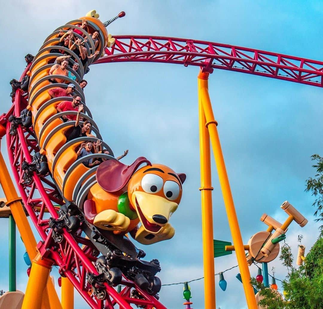 Walt Disney Worldのインスタグラム：「Coasting through the week like... 🎢🙌 #ToyStoryLand #WaltDisneyWorld (📷: @soarnarounddisney)」