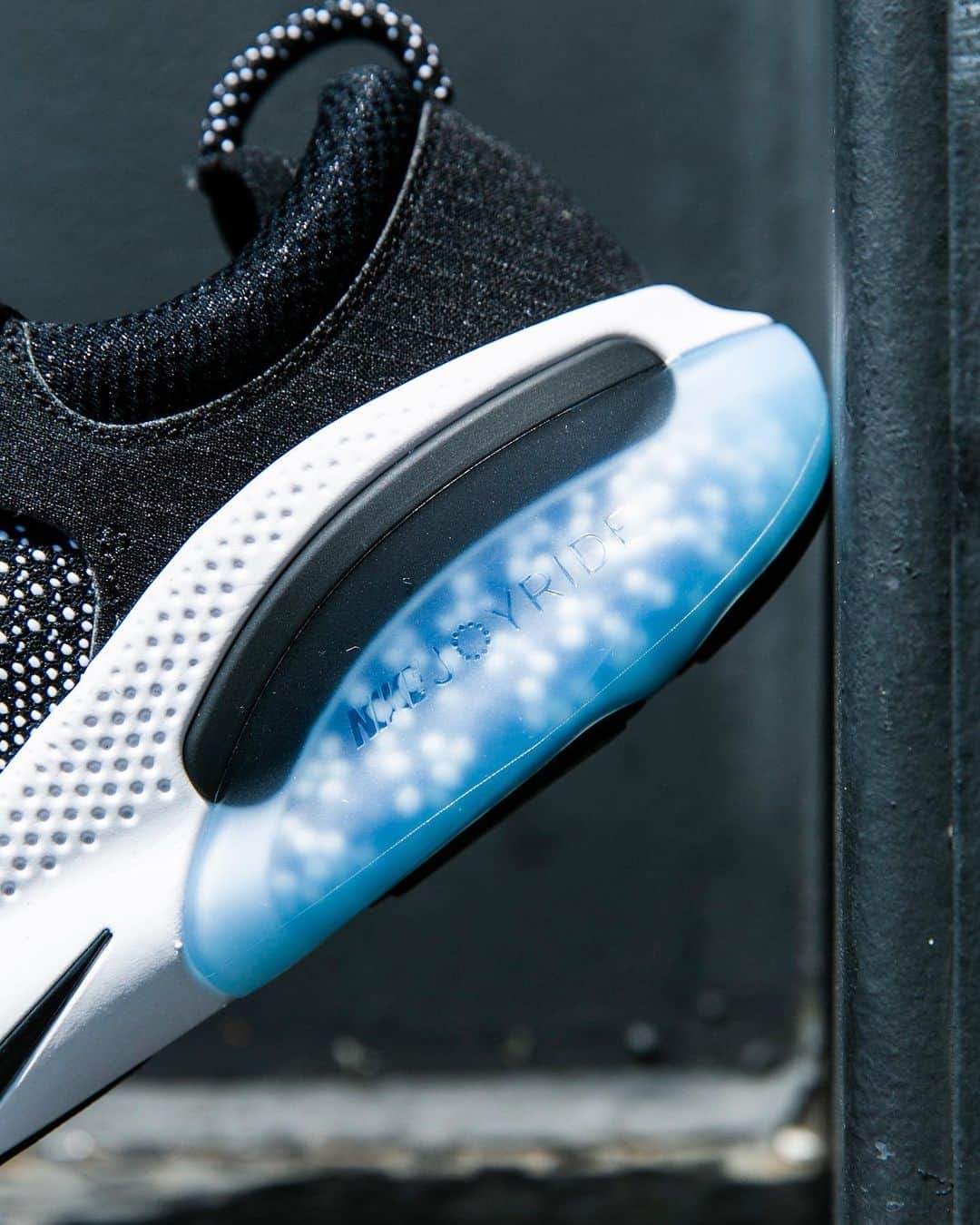 Foot Lockerさんのインスタグラム写真 - (Foot LockerInstagram)「Bouncy + Comfortable. #Nike Joryride Run Flyknit Available Now, In-Store and Online  Men's and Womens」8月15日 23時39分 - footlocker