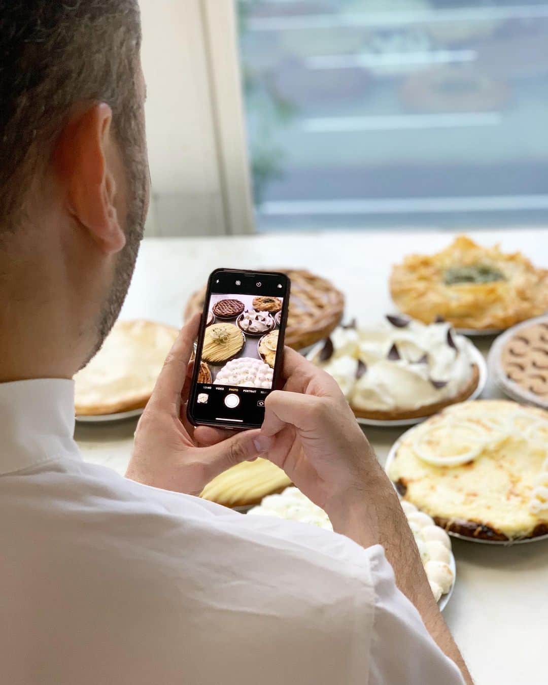 DOMINIQUE ANSEL BAKERYさんのインスタグラム写真 - (DOMINIQUE ANSEL BAKERYInstagram)「August is our month of testing all different pies for Pie Night, and I think we’re just about there. 10 pies (sweet and savory), 1 hour, unlimited slices, ice cream, cocktails, warm cider, and more. We’ll be revealing this year’s pie line-up for NYC soon, and tickets for NYC dates in Sept & Oct will be launching on Aug 30th. Stay tuned. (LA & London coming up soon too 🙌). #DAKPieNight #🥧」8月16日 0時06分 - dominiqueansel