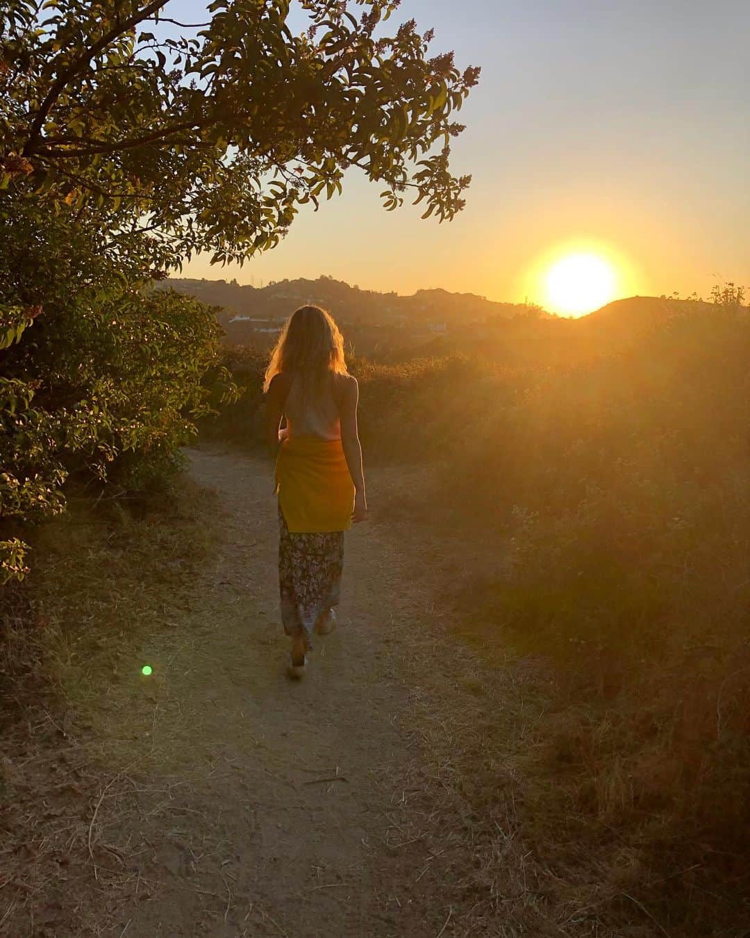 アナベル・ウォーリスのインスタグラム：「This is why I love this city. #losangeles #nature」