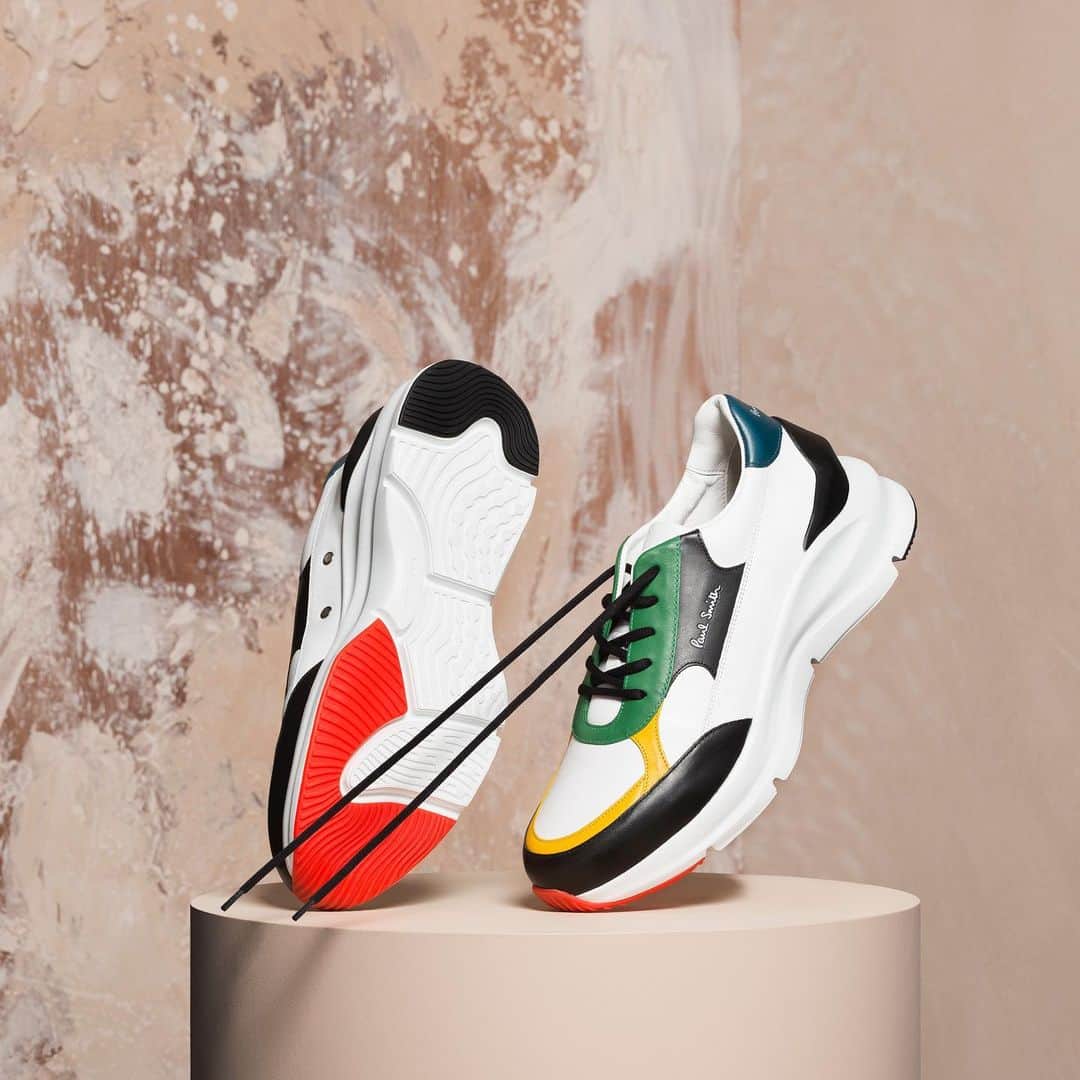 のインスタグラム：「Le Corbusier was here. Shop the colourful ‘Explorer’ trainer now in shops or on PaulSmith.com.  #PaulSmith #sneakers #kicks #colour」