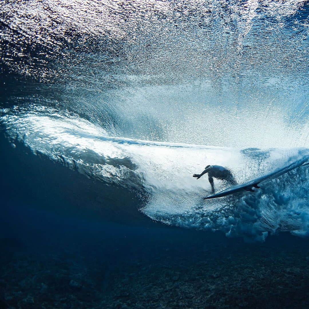 hurleyさんのインスタグラム写真 - (hurleyInstagram)「@bourezmichel and Teahupo’o: a perfect fit. ⠀⠀⠀ 6 days to the #TahitiPro.」8月16日 1時02分 - hurley