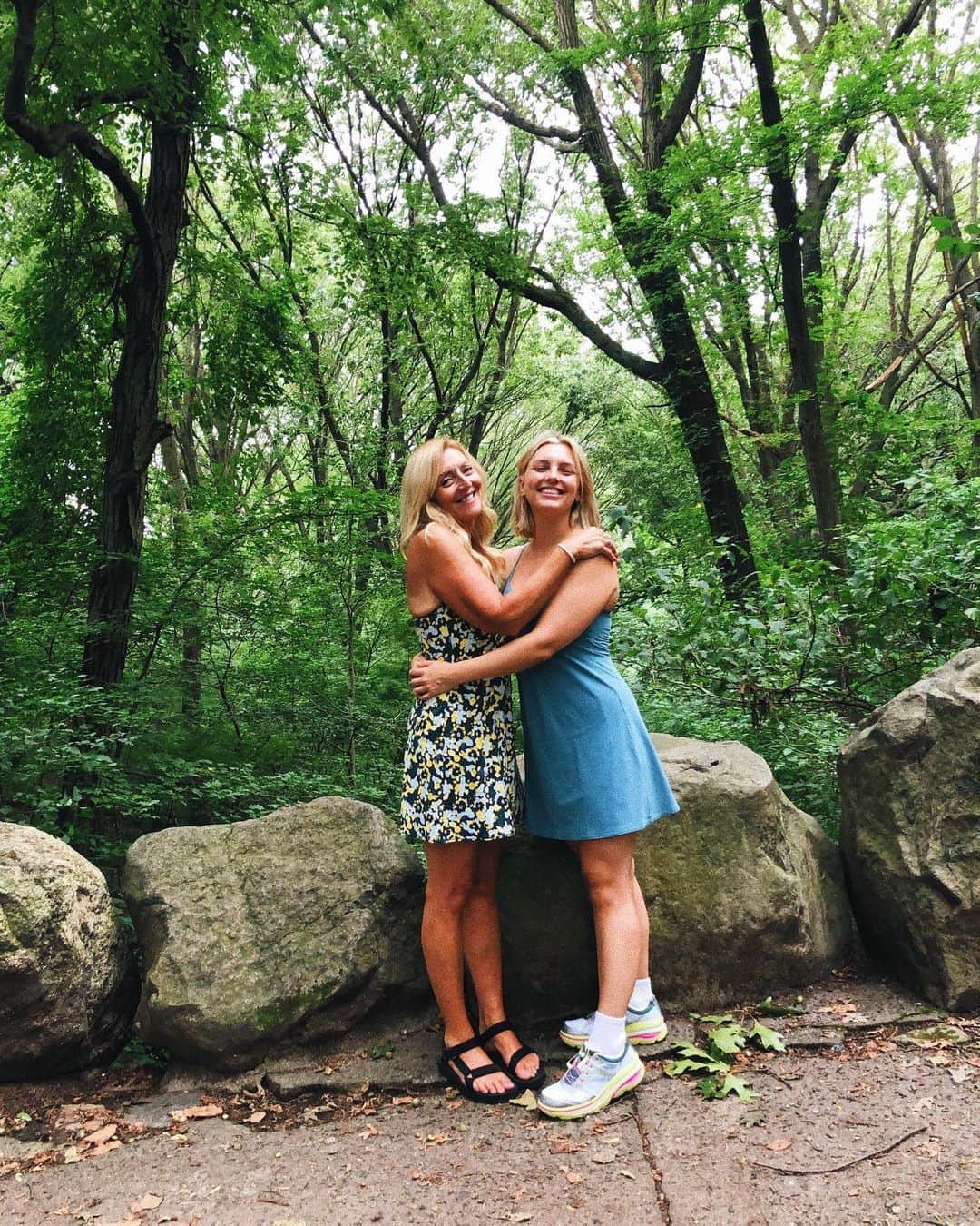 Estée Lalondeさんのインスタグラム写真 - (Estée LalondeInstagram)「Twinning with my Mom in our @OutdoorVoices exercise dresses! Fresh air does the body, mind and soul good and hiking around my favourite park in New York proves that you can do anything in a dress 💪 #DoingThings ————————— 🚨 GIVEAWAY! 🚨 To enter: follow @OutdoorVoices and tag your workout buddy under this post! Winners will each receive an exercise dress from OV (these things are seriously so cute and practical! I love the bodysuit under the dress-there are no limits to what you can do in this dress! My new fave thing to wear when I’m getting active outdoors!)」8月16日 1時19分 - esteelalonde