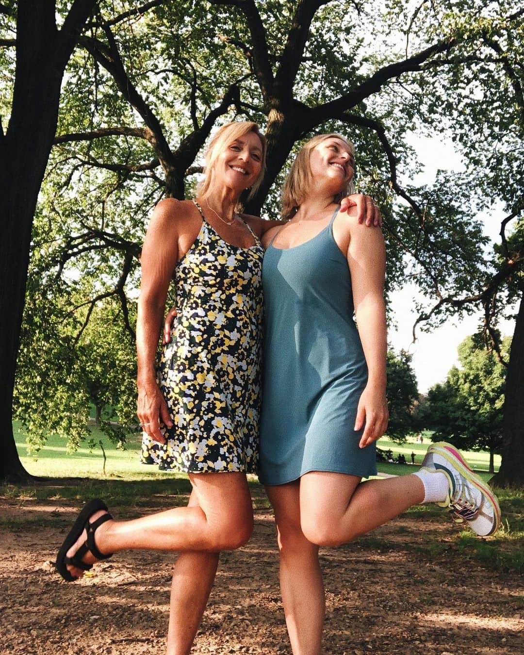 Estée Lalondeさんのインスタグラム写真 - (Estée LalondeInstagram)「Twinning with my Mom in our @OutdoorVoices exercise dresses! Fresh air does the body, mind and soul good and hiking around my favourite park in New York proves that you can do anything in a dress 💪 #DoingThings ————————— 🚨 GIVEAWAY! 🚨 To enter: follow @OutdoorVoices and tag your workout buddy under this post! Winners will each receive an exercise dress from OV (these things are seriously so cute and practical! I love the bodysuit under the dress-there are no limits to what you can do in this dress! My new fave thing to wear when I’m getting active outdoors!)」8月16日 1時19分 - esteelalonde