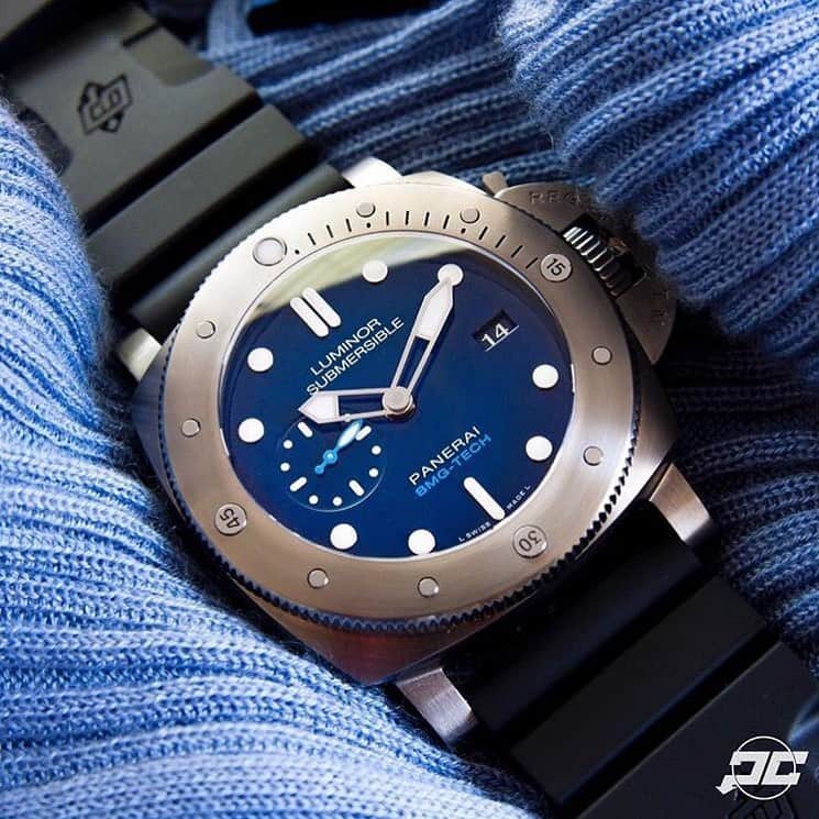 パネライのインスタグラム：「Feeling like I need a little blue in my life so I decided to enjoy the #Panerai #PAM692 BMG-TECH Submersible. #paneraicentral」
