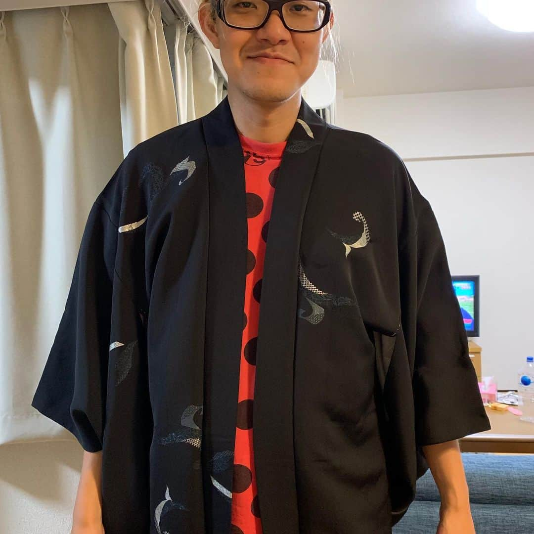 平井まさあきさんのインスタグラム写真 - (平井まさあきInstagram)「ZAZYが私服で買った和服ジャケット  和しゃれ  ひわちゃんを添えて」8月16日 1時38分 - hirai.swing