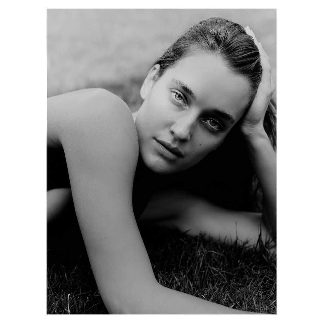 ケイト・ハリソンのインスタグラム：「New. @ashton.hf」