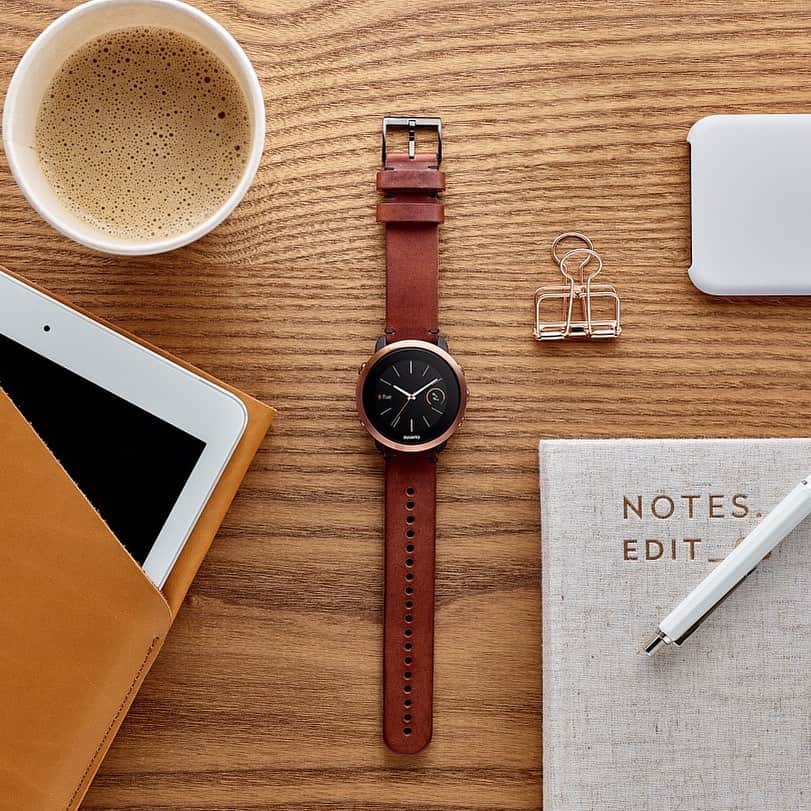 Suuntoさんのインスタグラム写真 - (SuuntoInstagram)「Easily switch from training to workday style – and keep your steps and calories tracked – with our new premium brown leather strap for #Suunto3Fitness. ⌚️⁠⠀ ⁠⠀ Get yours: bit.ly/SuuntoLeatherStraps (link in bio).⁠⠀ ⁠⠀ #suunto #training #lifestyle」8月16日 1時49分 - suunto