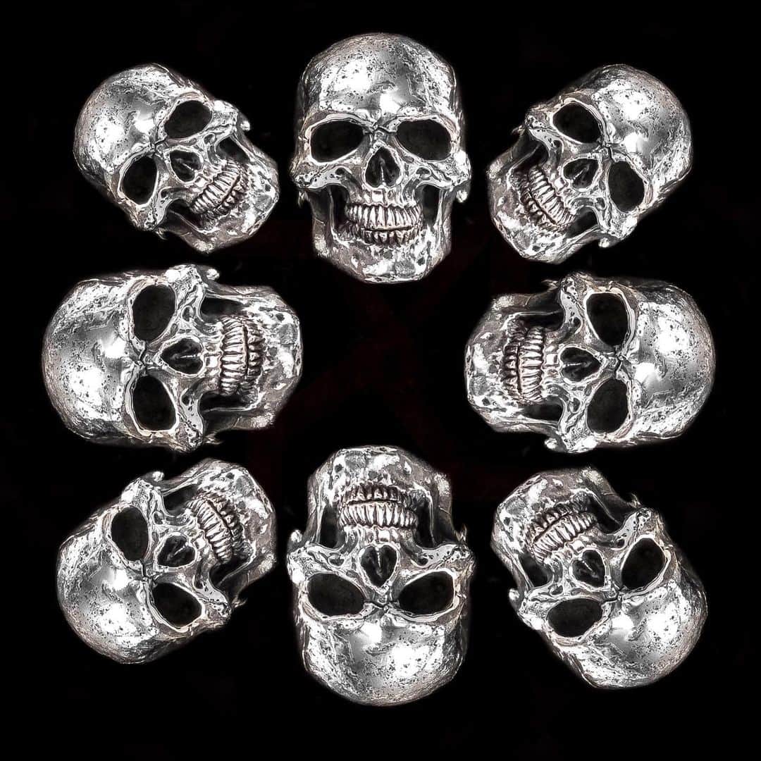 クレイジーピッグさんのインスタグラム写真 - (クレイジーピッグInstagram)「💀💀💀💀💀💀💀💀 #classicskull #skull #ring #skullrings #silverskulls #silverskullring #solidmetal #gothic #eyes #dark #surrealism」8月16日 2時09分 - crazypigdesignslondon