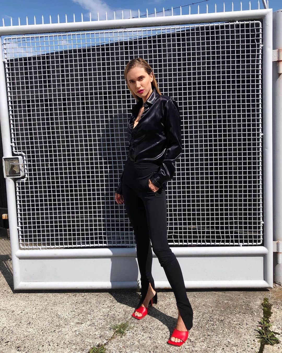 ペニーレ・タイスベックのインスタグラム：「Tell me about it, Stud.」