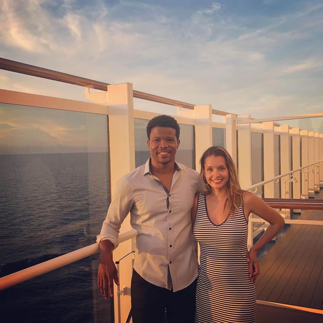 シャリフ・アトキンスのインスタグラム：「Celebrating the day my wife was born, never ever gets old... 🎶Never ever 🎶never ever🎶? Never.  and amazingly neither does she.  May our love for one another continue to deepen,  May our grace toward one another continue to grow, May our joy be the evidence of what God has done in bringing us together.  Love You @iambethanyatkins  You are my Sweetness forever ...」