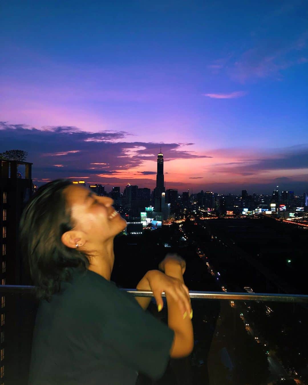 松本優さんのインスタグラム写真 - (松本優Instagram)「. . 今から帰ります💛 最高のサンセットと✨ . . #sunset#bangkok#thailand#yutravel✈️」8月16日 2時32分 - matsumoto_yu