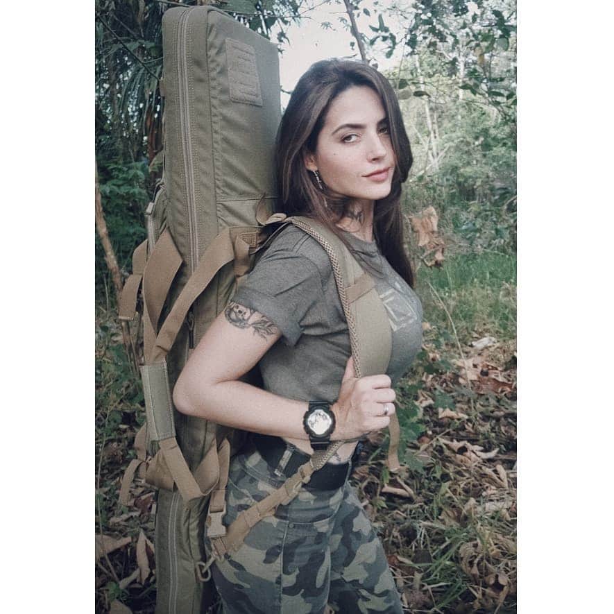 Anna Vargasさんのインスタグラム写真 - (Anna VargasInstagram)「Rocking my Double Rifle Case from @511tactical 😏. This weekend we're gonna travel together again! ✈️ . ⬇️⬇️YouTube Channel ⬇️⬇️ Myst & Hard [link on my profile] --------------------------------------------------- 🤝PARCEIROS: 🛒Loja: @companystoreac www.storeac.com.br 🚨Use o cupom MYST e ganhe 5% off nas compras na loja! 💀Equipamento Tático: @511tacticalbrasil www.511tactical.com.br ⚪ Munição: @spartanairsoftmunition www.spartanairsoft.com.br 🎥 Câmeras: @scopecam www.scopecam.com.br Patches: @1ciadistintivos ---------------------------------------------------- . #airsoft #airsoftgirl #airsoftbrasil #myst #tacticool #tactical #511 #military #milsim #tacticalgear」8月16日 2時44分 - myst.shots