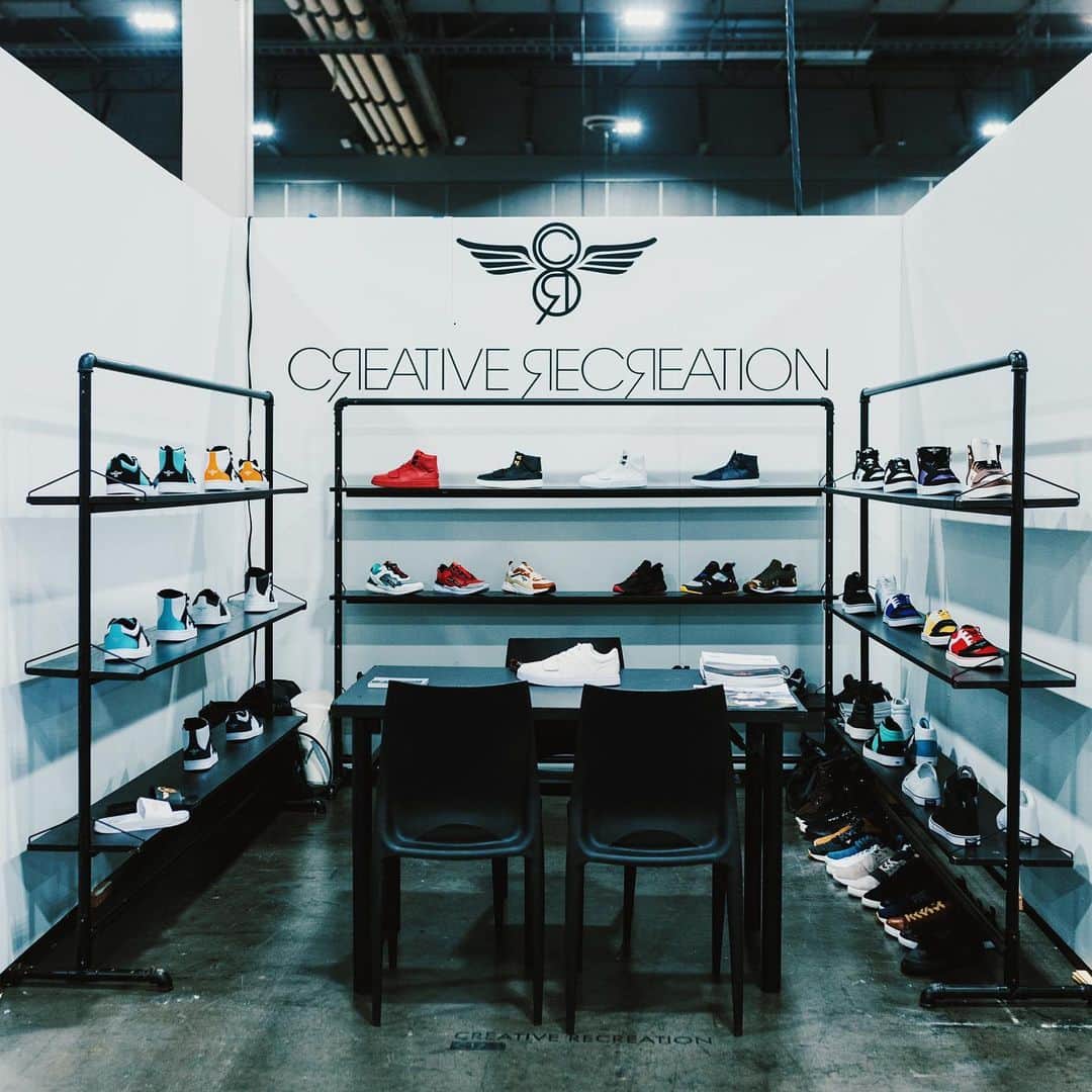 クリエイティブリクリエーションのインスタグラム：「@agendashow DAY 1: The Preview...😎 We mixed the classics with the new and made some friends along the way...🎯🛫💥..........📸: @visiblevibez_v2 #WhatIsYourCreativeRecreation #MyCreativeRecreation #CreativeRecreation #CreativeRec #Shoes #Sneakers #Fashion #InstaFashion」