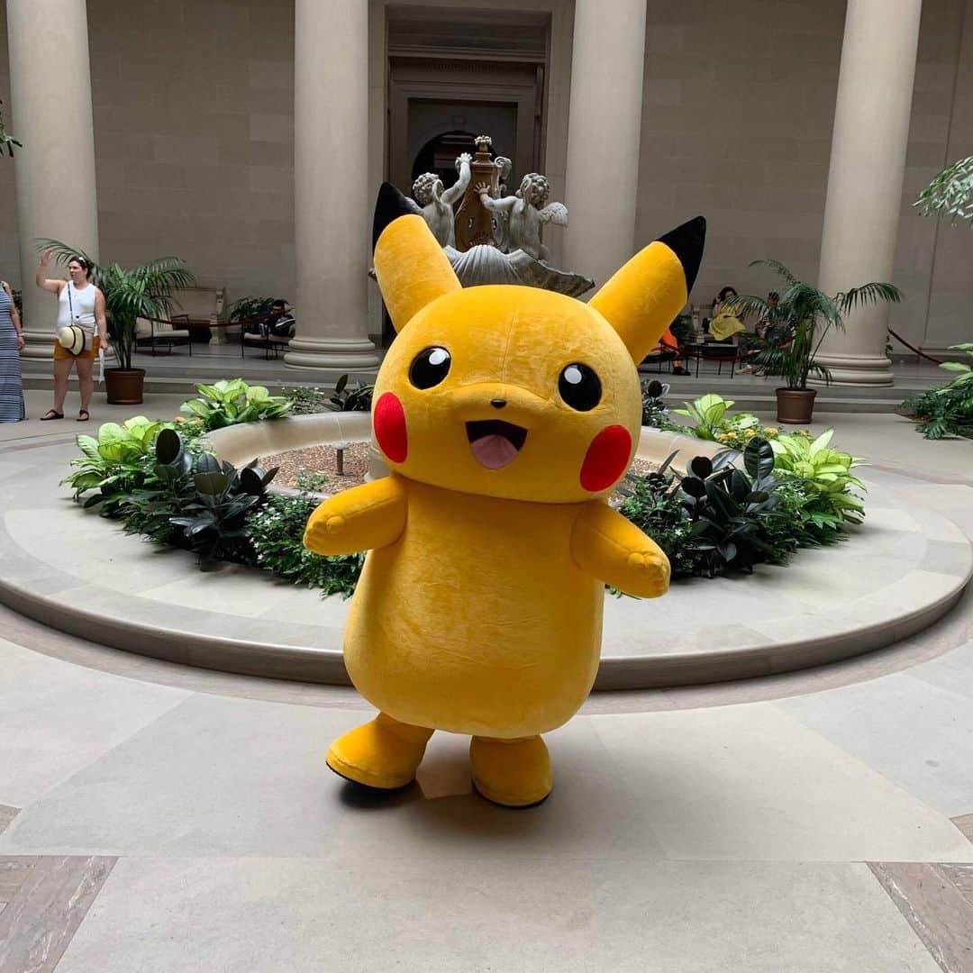 Pokémonさんのインスタグラム写真 - (PokémonInstagram)「The 2019 Pokémon World Championships are being held in Washington, D.C. this year! Pikachu got to town a little early, and decided to do some exploring at the National Gallery of Art (@ngadc)! Swipe ➡️ to check out some of Pikachu’s adventures!」8月16日 2時46分 - pokemon
