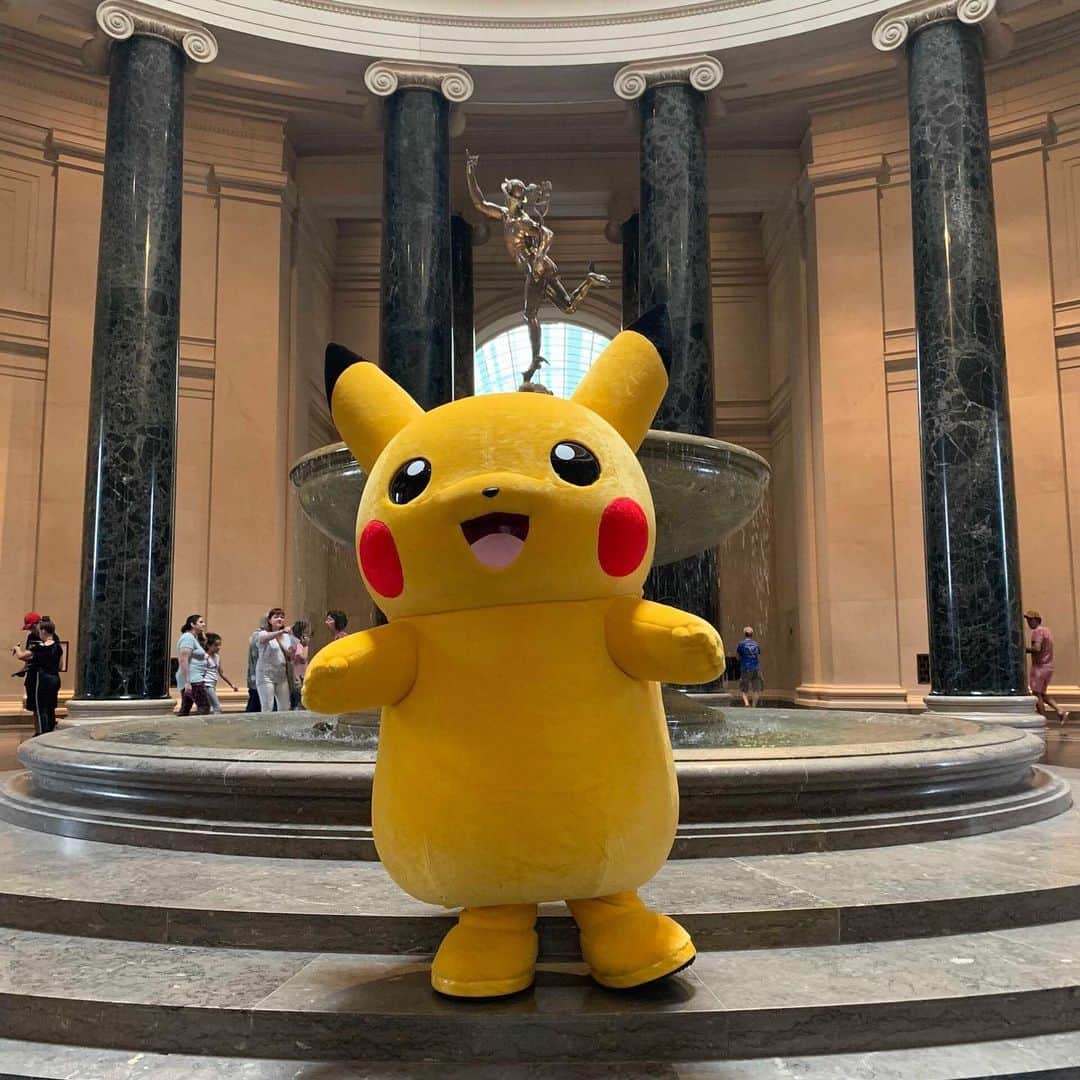 Pokémonさんのインスタグラム写真 - (PokémonInstagram)「The 2019 Pokémon World Championships are being held in Washington, D.C. this year! Pikachu got to town a little early, and decided to do some exploring at the National Gallery of Art (@ngadc)! Swipe ➡️ to check out some of Pikachu’s adventures!」8月16日 2時50分 - pokemon