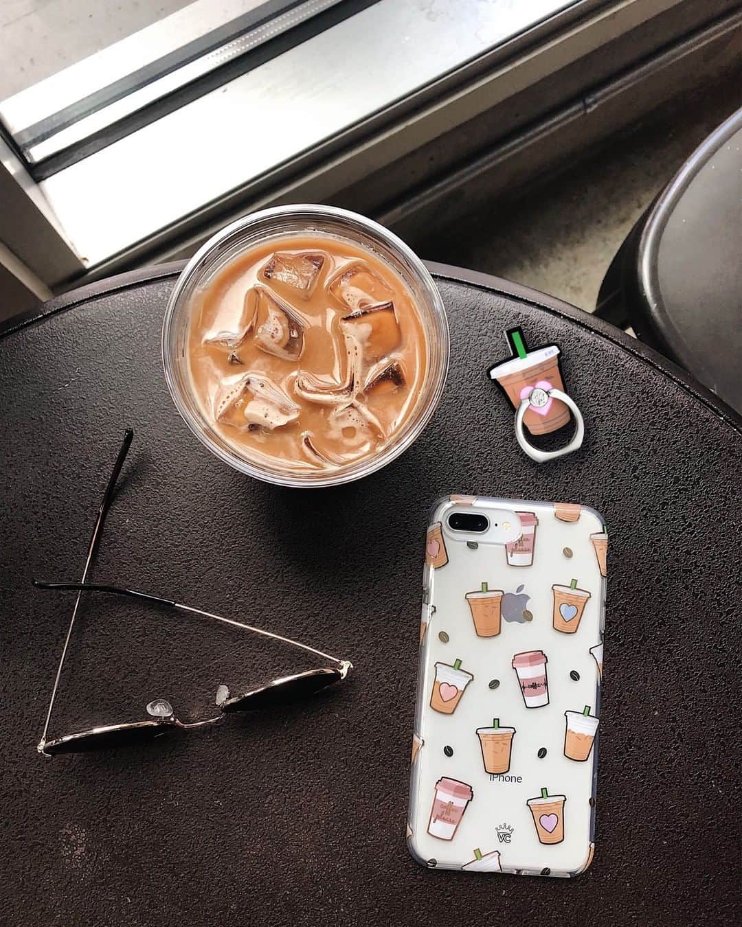 VELVETCAVIARさんのインスタグラム写真 - (VELVETCAVIARInstagram)「KEEPING COOL with our Coffee First Case ☕ Get yours @velvetcaviar. #velvetcaviar #velvetcaviar #coffee」8月16日 3時00分 - velvetcaviar